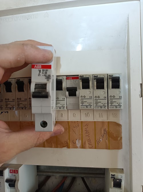 חשמלאי מוסמך וראשי קריות חיפה וכל הסביבה, מומלץ! Meir electric