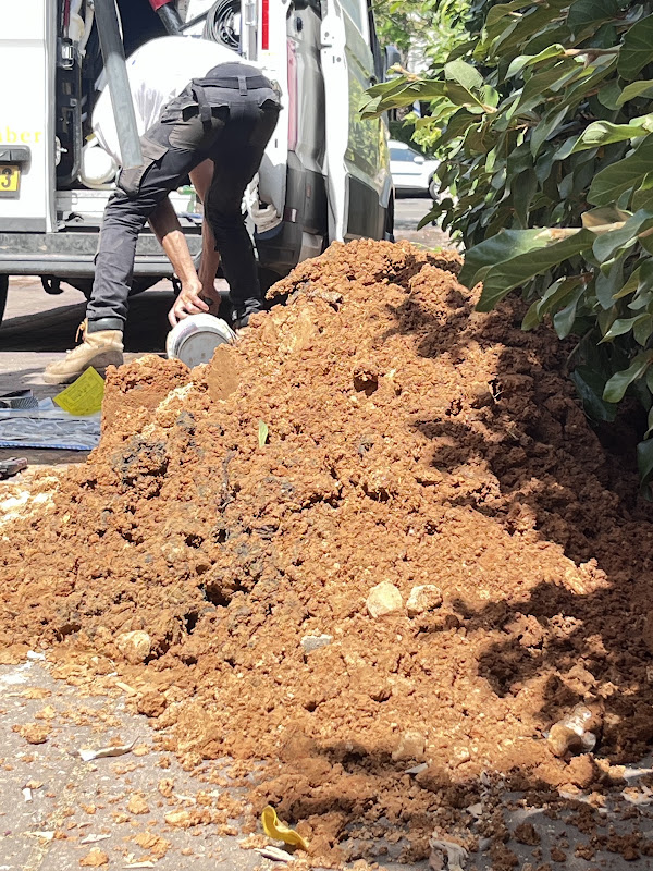 אינסטלטור יצאת צדיק חולון ( איתור נזילות מים ותיקון אל הרס)