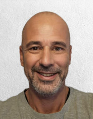 עמית