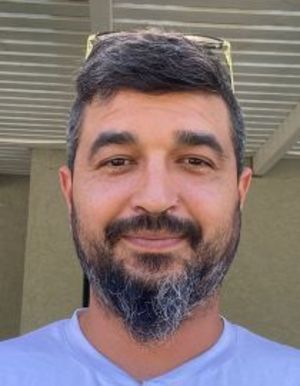 ליאור