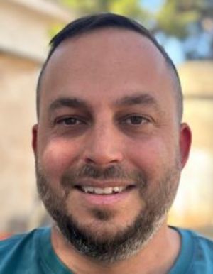 רועי
